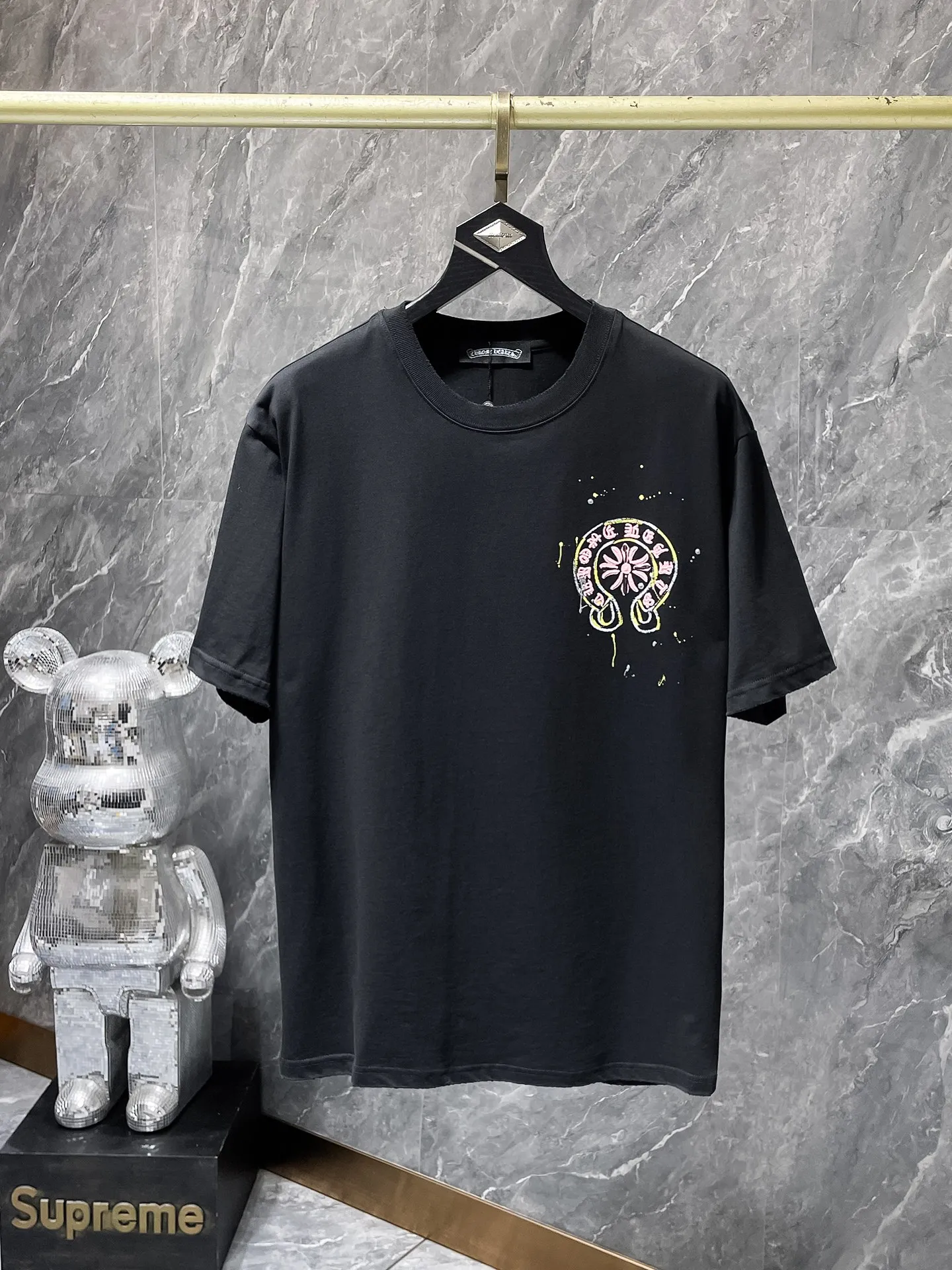 P150   夏季上新 Chrome Hearts 25ss 高定版！ ! High-weight, environmentally friendly and high-quality top-quality fabric 280g Crow Sanskrit hand-painted scratched foam short-sleeves. Counter synchronization. 1:1 replica version. Recommended color: black white. Size: S, M, L, XL